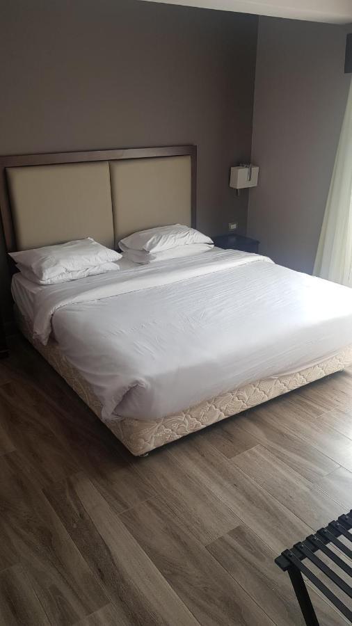 Green Plaza Inn "'Business &Families Only"' Alexandria Phòng bức ảnh