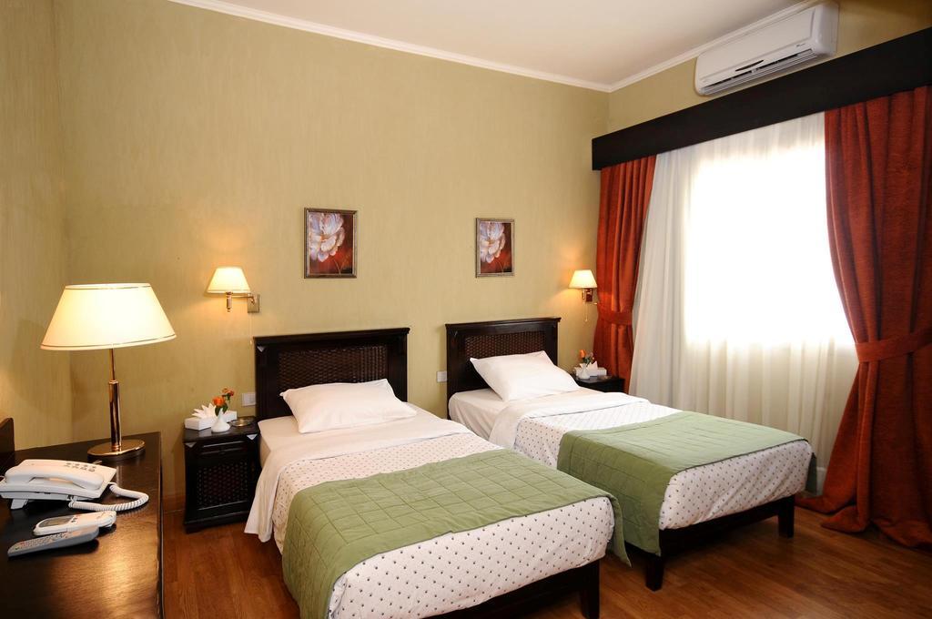 Green Plaza Inn "'Business &Families Only"' Alexandria Phòng bức ảnh